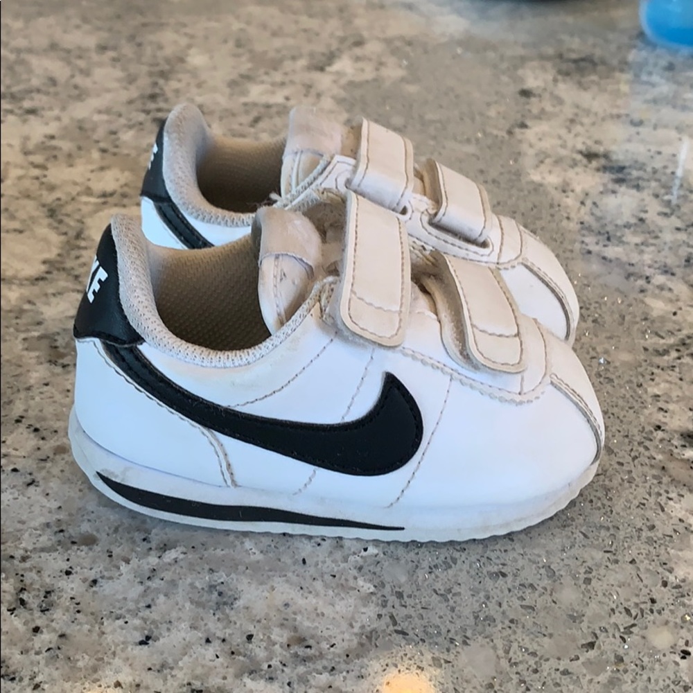 Infant Nike Cortez size 5